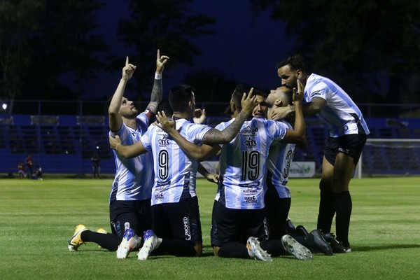 Guaireña golpea en Villa Elisa