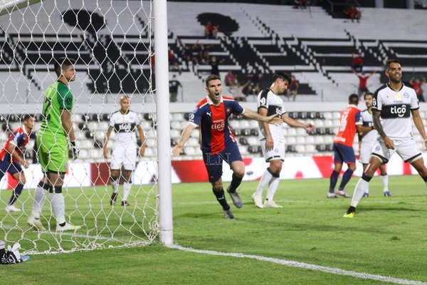 El análisis del VAR en la amarilla a Carrizo y el gol anulado a Cerro