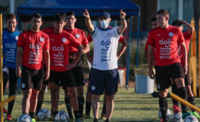 Diario HOY | Albirroja sub 20 pone en remojo a 21 futbolistas