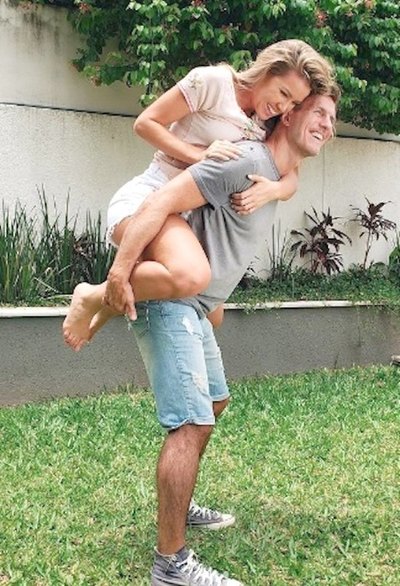 Crónica / Dallys y su novio comparten accesos a todos sus mensajes