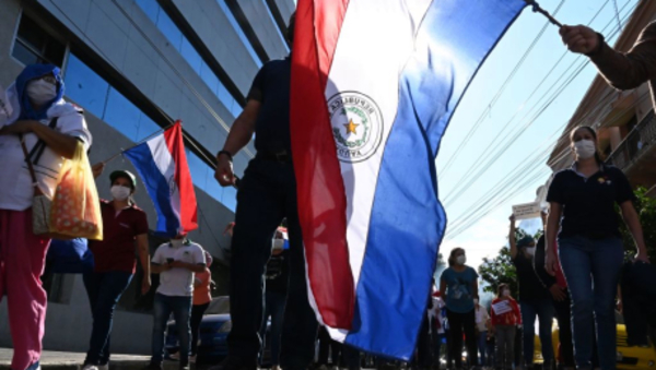 Trabajadores sienten en sus bolsillos efectos de la crisis