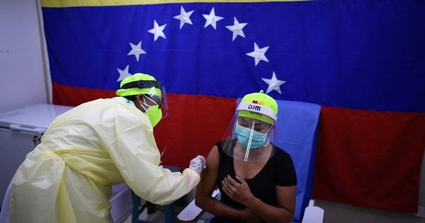 La Nación / Llega a Venezuela lote de 500.000 vacunas chinas contra el COVID-19