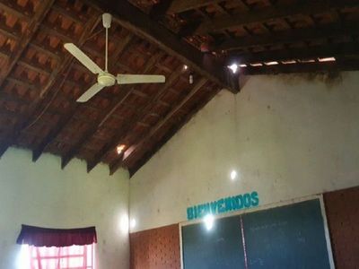 Horqueta: Padres urgen que se repare techo de aula