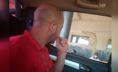 Ebrio al volante embiste contra motociclistas en el microcentro