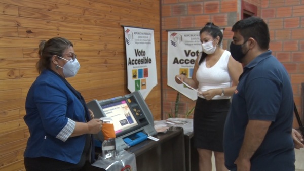 Inician capacitación sobre uso de urnas electrónicas en Filadelfia