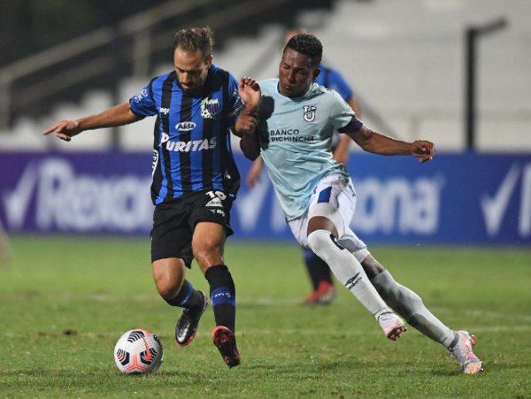 Liverpool, con ventaja, visita a Universidad Católica en Quito