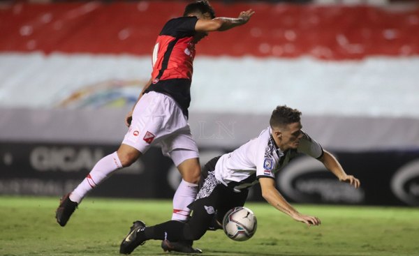 Desde River tirotean contra el arbitraje