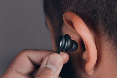 MUNDO | 1.100 millones de personas en riesgo de perder audición por usar auriculares