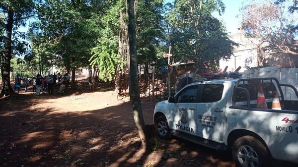 Detienen al polémico abogado Gil López durante un desalojo - ABC en el Este - ABC Color