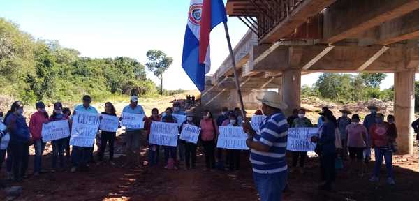 Cansados de esperar, se movilizan contra paralización de obras | Radio Regional 660 AM