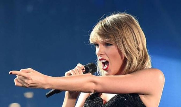 Diario HOY | Taylor Swift recrimina a Netflix por un chiste "sexista" sobre sus exparejas