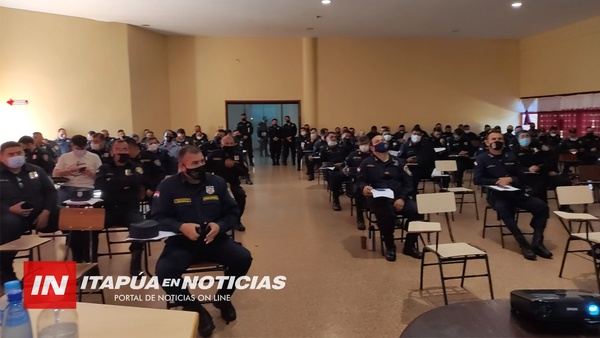 POLICÍAS DE ITAPÚA SE CAPACITAN EN TURISMO