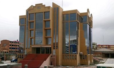 Cinco estudiantes mueren al caer de un cuarto piso en una universidad boliviana