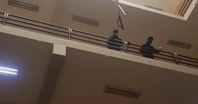 La Nación / Al menos cinco estudiantes mueren al caer del cuarto piso en universidad boliviana