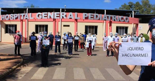 La Nación / “¡Quiero vacunarme!”: clama personal de salud del Hospital Acosta Ñu