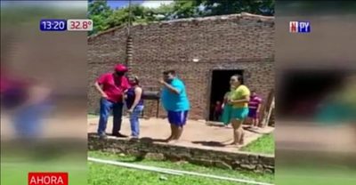 Policía involucrado en pelea vecinal habría realizado disparos al aire | Noticias Paraguay
