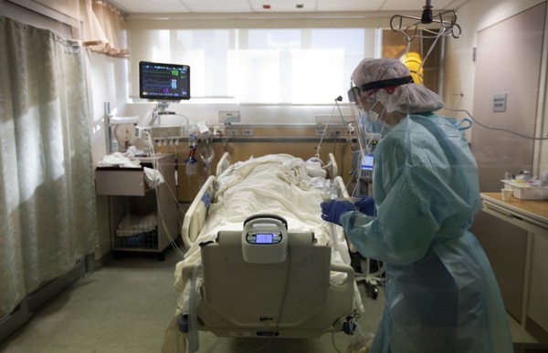 Coronavirus deja 20 fallecidos, 1.082 contagiados y 1.051 internados