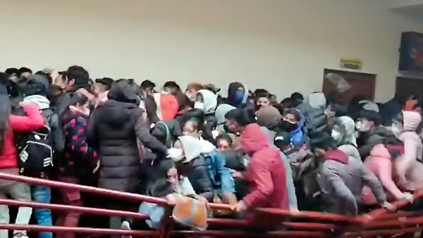 Tragedia en Bolivia, cedió una baranda y murieron al menos siete estudiantes » San Lorenzo PY
