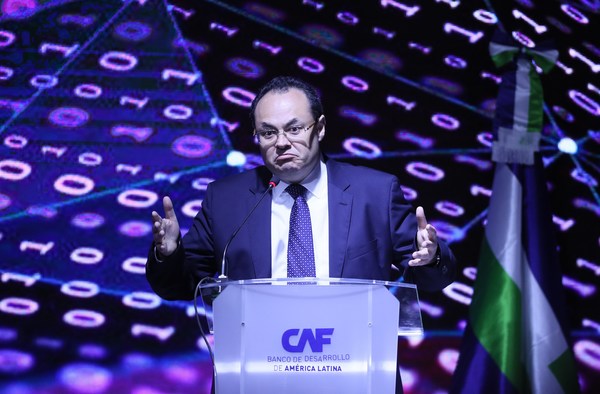El CAF aprueba 350 millones de dólares a Panamá para planes de inclusión digital - MarketData