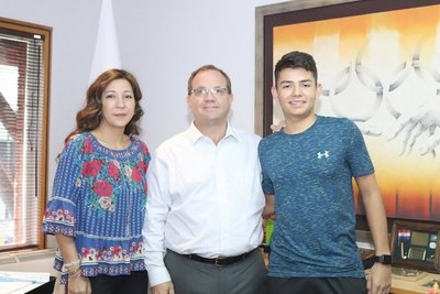 Crónica / “ELEGÍ PARAGUAY Y CON ORGULLO”