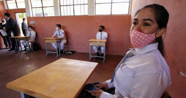 La Nación / Retorno a clases debe postergarse por 3 meses