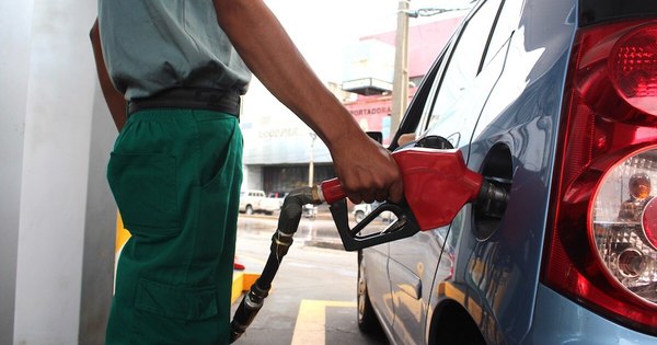 La Nación / Suba de precio de combustibles se sentirá en inflación de marzo