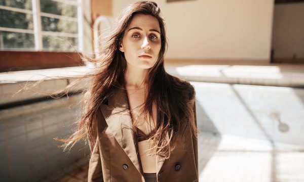 Dodie lanza «Built a Problem»
