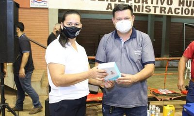 Entregan insumos para lavamanos a instituciones de Hernandarias