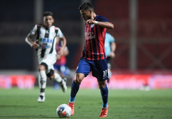 Proponen a Ángel Romero para 9 de Boca