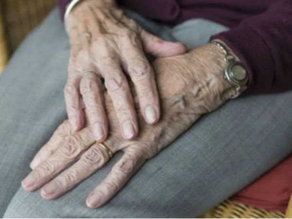 Amenazó con un hacha a su mamá y fue detenido