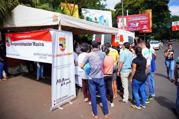 Realizan campaña de desparasitación masiva en el microcentro de CDE