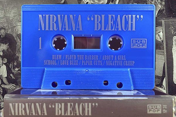 Un cassette azul para la reedición de “Bleach”, el álbum debut de Nirvana