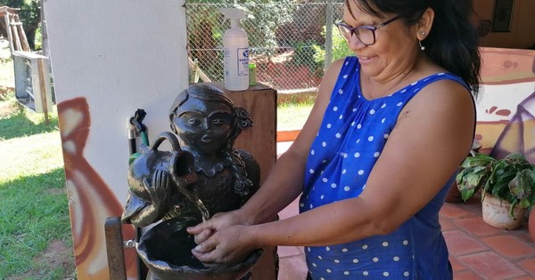 La Nación / Alfareras nativas de Itá crean novedoso lavamanos en  forma de mujer paraguaya