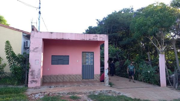 Autopsia de víctima de feminicidio en Limpio reveló 9 puñaladas y estrangulamiento