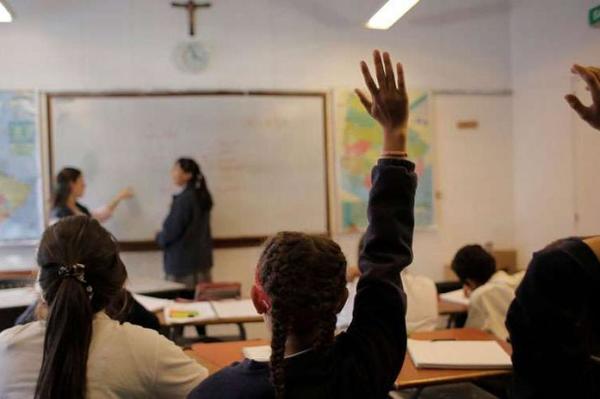 Insistir en separar a la religión de la labor educativa no es bueno