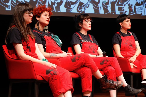 El colectivo LasTesis buscan "globalizar" la lucha feminista con su primer libro - MarketData