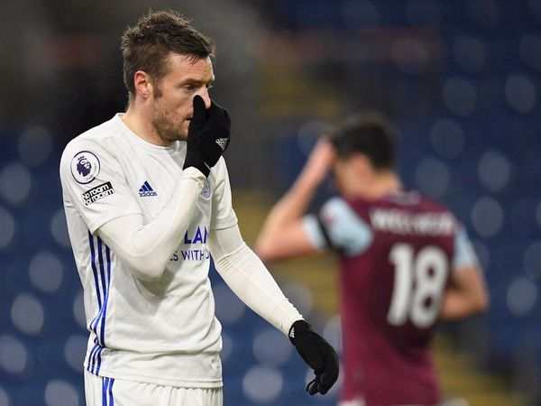 El Leicester pincha y empieza a perder colchón