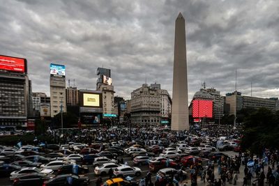 La producción argentina de autos cayó 16,5 % interanual en febrero - MarketData