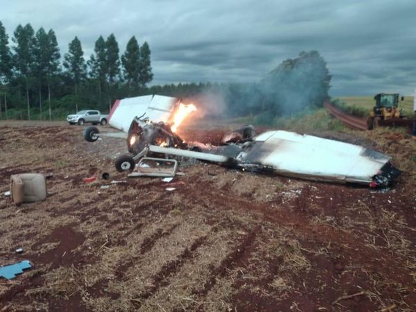 Avioneta capota en Naranjal y deja dos fallecidos - ABC en el Este - ABC Color