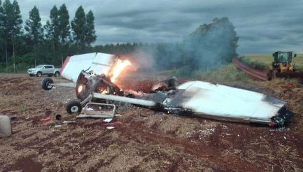 Dos fallecidos tras caída de avioneta en Naranjal - Noticiero Paraguay