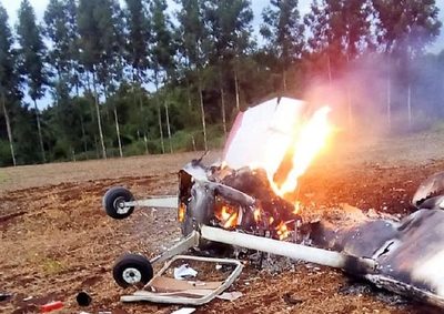 Alto Paraná: dos fallecidos tras caída de avioneta en Naranjal