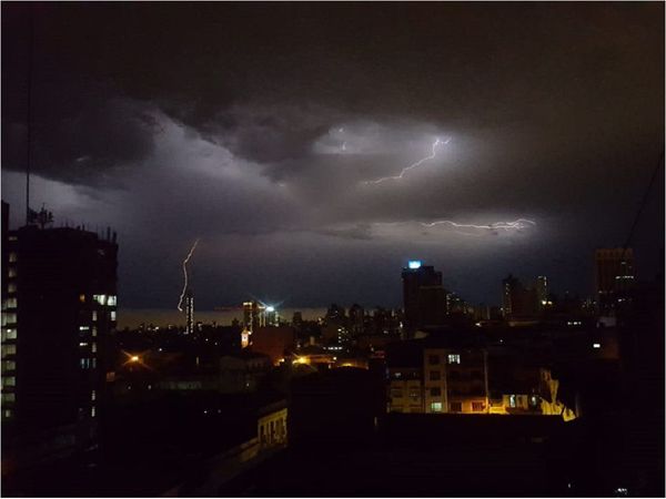 Nueva alerta de tormentas afecta a 13 departamentos del país