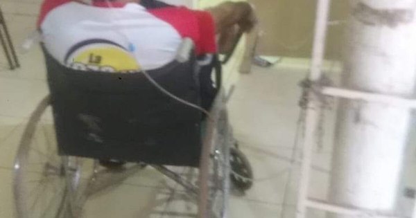 La Nación / Caacupé al límite: paciente aguardó en silla de ruedas y conectado a oxígeno por una cama libre