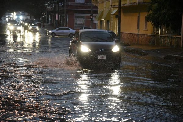 ANDE: Registran 37 alimentadores afectados por temporal y lluvias siguen - Nacionales - ABC Color
