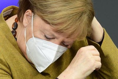 Ante el creciente descontento, Merkel acepta un desconfinamiento progresivo - Mundo - ABC Color