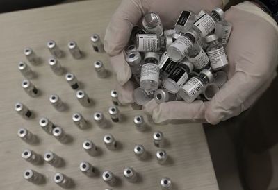 Perú recibe 50.000 dosis de Pfizer contra el covid-19 - Mundo - ABC Color