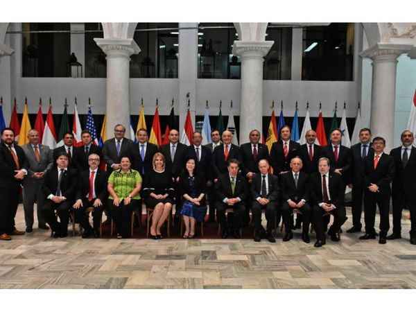 Cuatro embajadores más completarán 6 años en el exterior