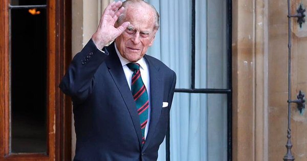 La Nación / El duque de Edimburgo fue sometido “con éxito” a una operación cardíaca