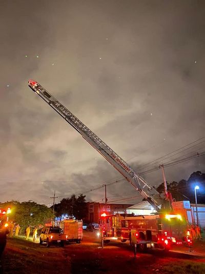 Bomberos de Minga Guazú reciben camión autoescala de 45 metros - ABC en el Este - ABC Color