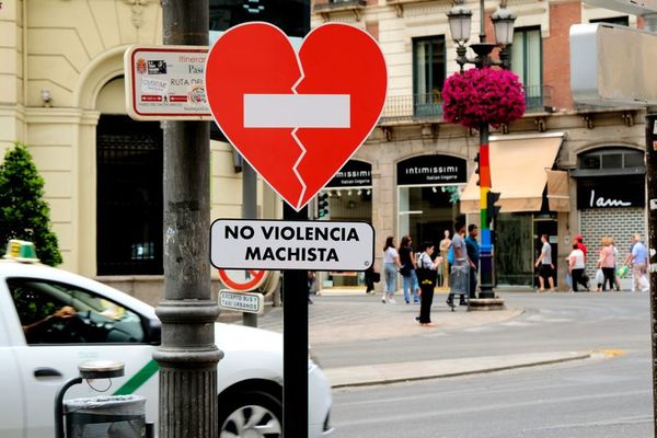 Bruselas propondrá nueva legislación para luchar contra la violencia machista - Mundo - ABC Color